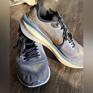 Nike Vomero 17 Women’s Road Running Shoes in “Diffused Blue” size 7